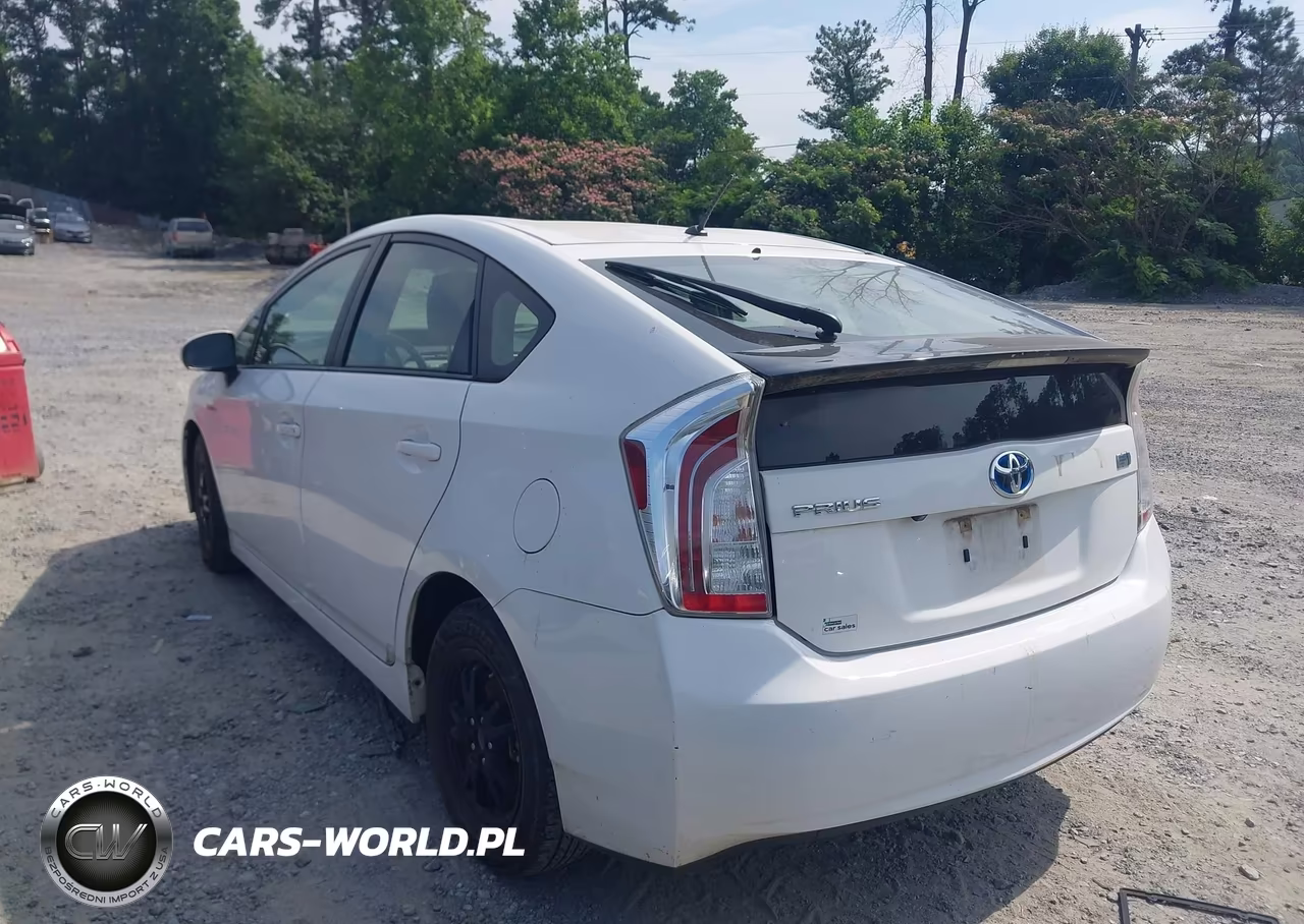 2015 Toyota Prius Two VIN:JTDKN3DU4F1952513 - 3