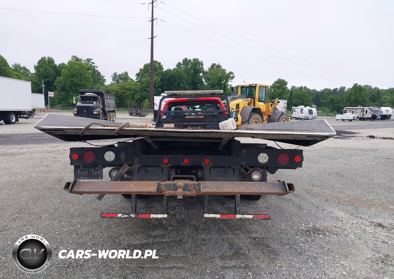 2015 Ford F-550 Chassis Xl VIN:1FDUF5HT7FEB40792 - 15