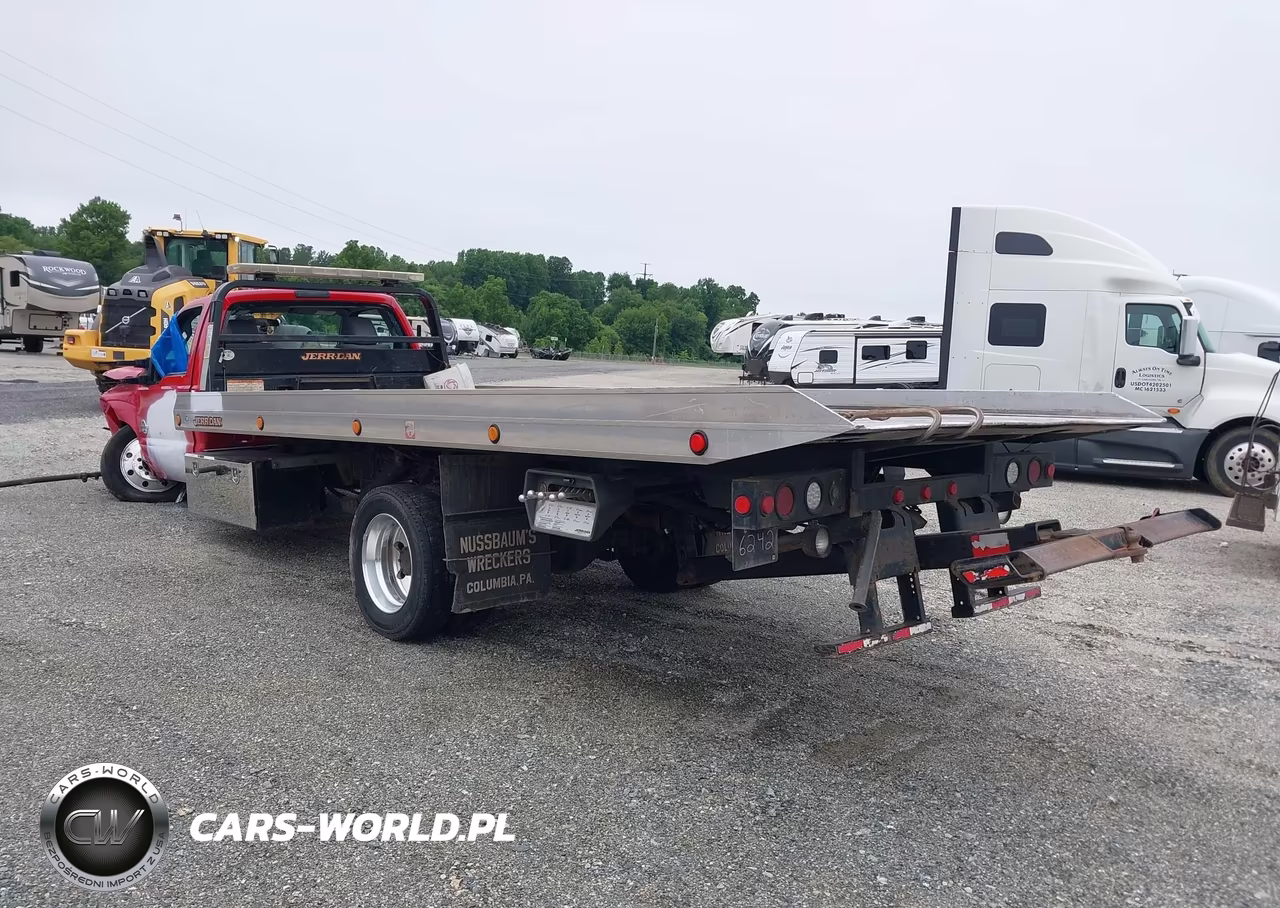 2015 Ford F-550 Chassis Xl VIN:1FDUF5HT7FEB40792 - 3