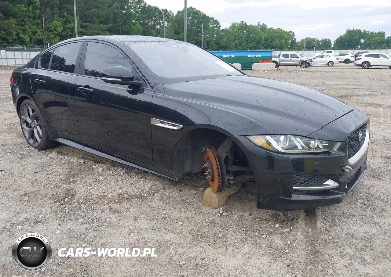 2017 Jaguar Xe 35T R-Sport