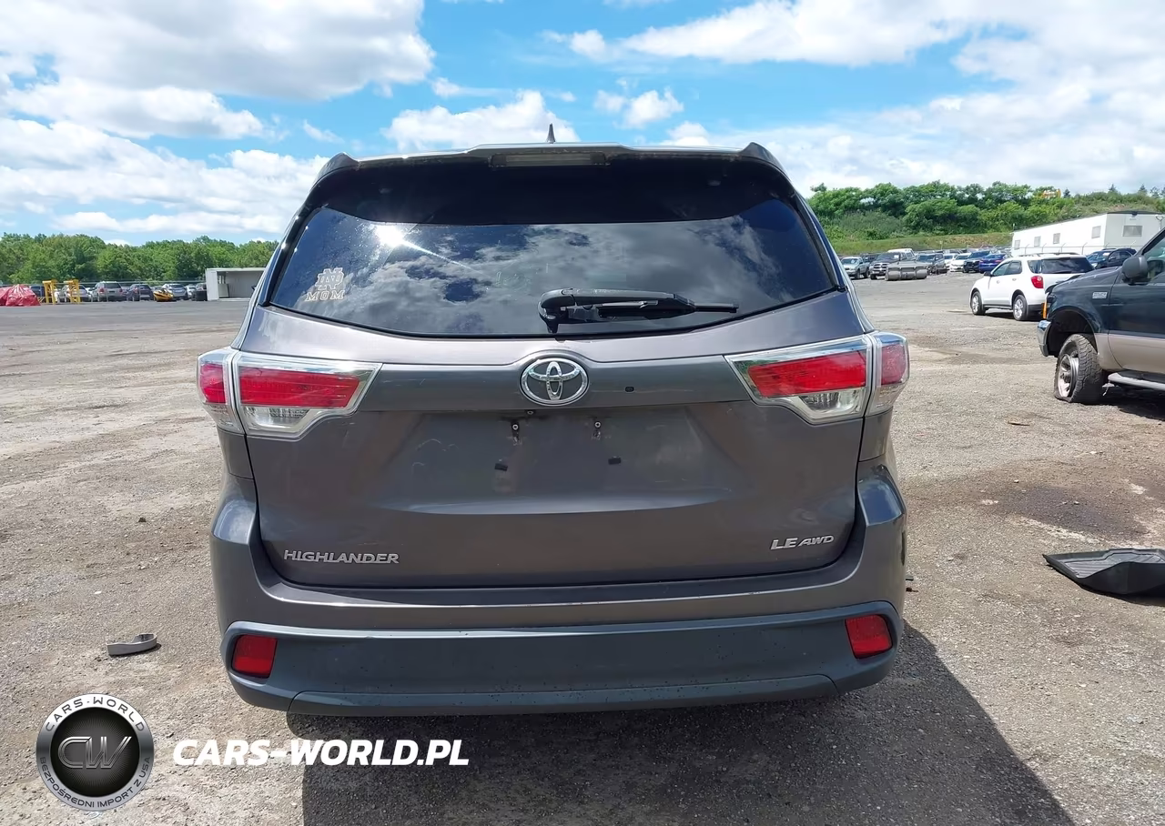 2015 Toyota Highlander Le Plus V6 VIN:5TDBKRFH9FS146570 - 16