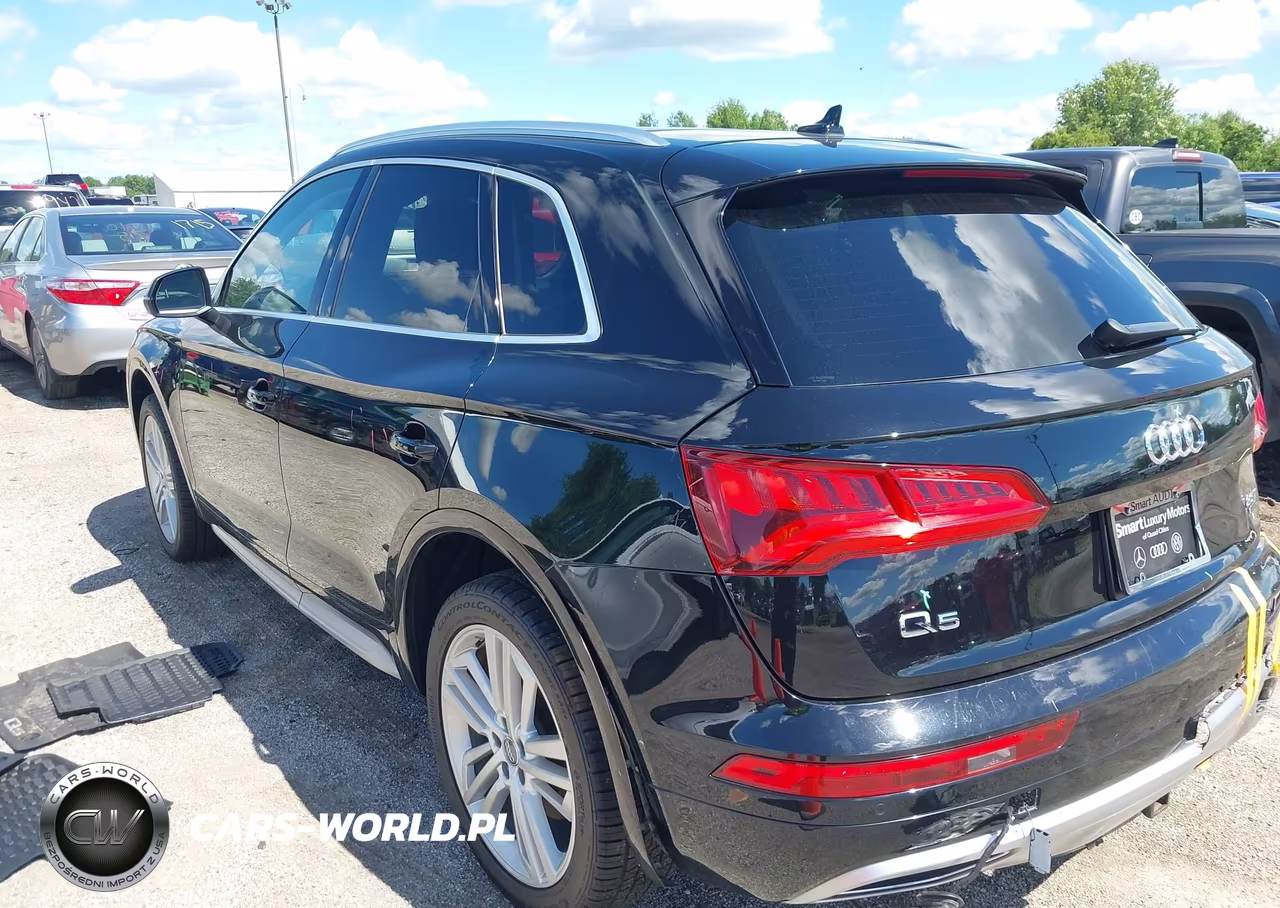 2018 Audi Q5 2.0T Premium VIN:WA1CNAFY2J2055308 - 3
