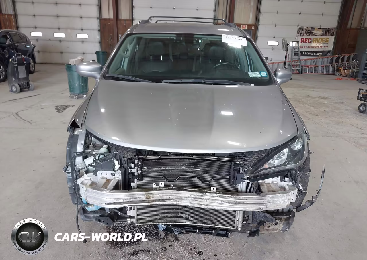 2018 Chrysler Pacifica Touring L VIN:2C4RC1BG4JR306785 - 6