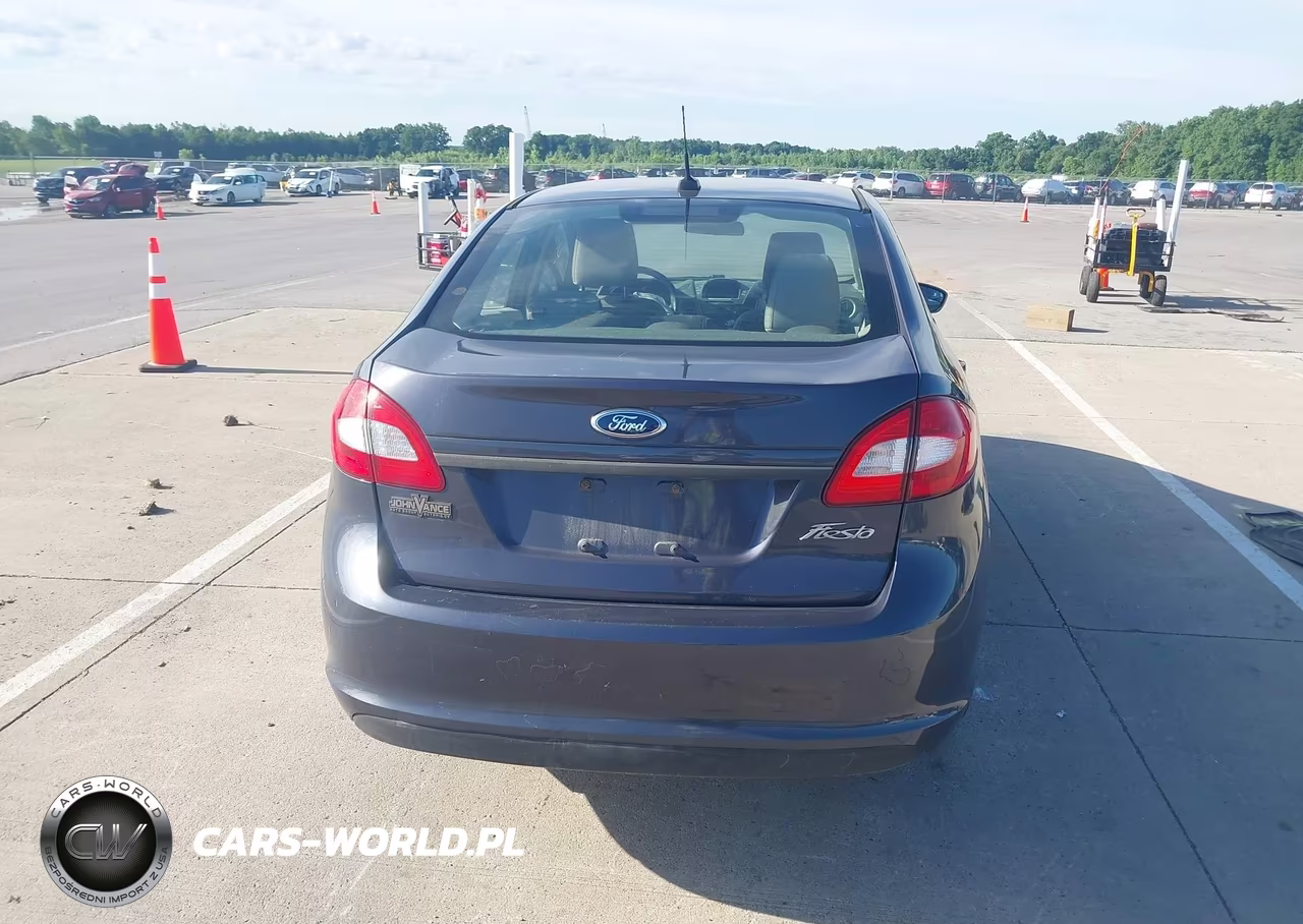 2013 Ford Fiesta S VIN:3FADP4AJ2DM149921 - 17