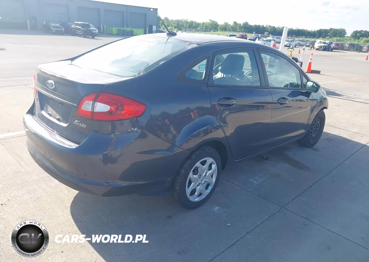 2013 Ford Fiesta S VIN:3FADP4AJ2DM149921 - 4
