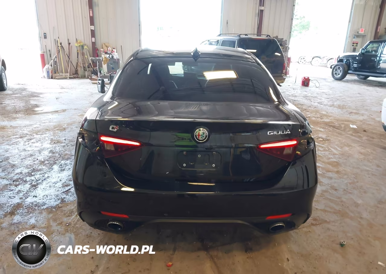 2018 Alfa Romeo Giulia Ti Sport Awd VIN:ZARFAEEN5J7592406 - 16