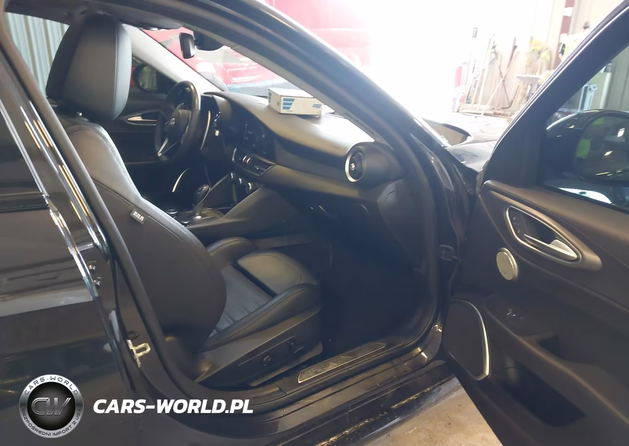 2018 Alfa Romeo Giulia Ti Sport Awd VIN:ZARFAEEN5J7592406 - 5