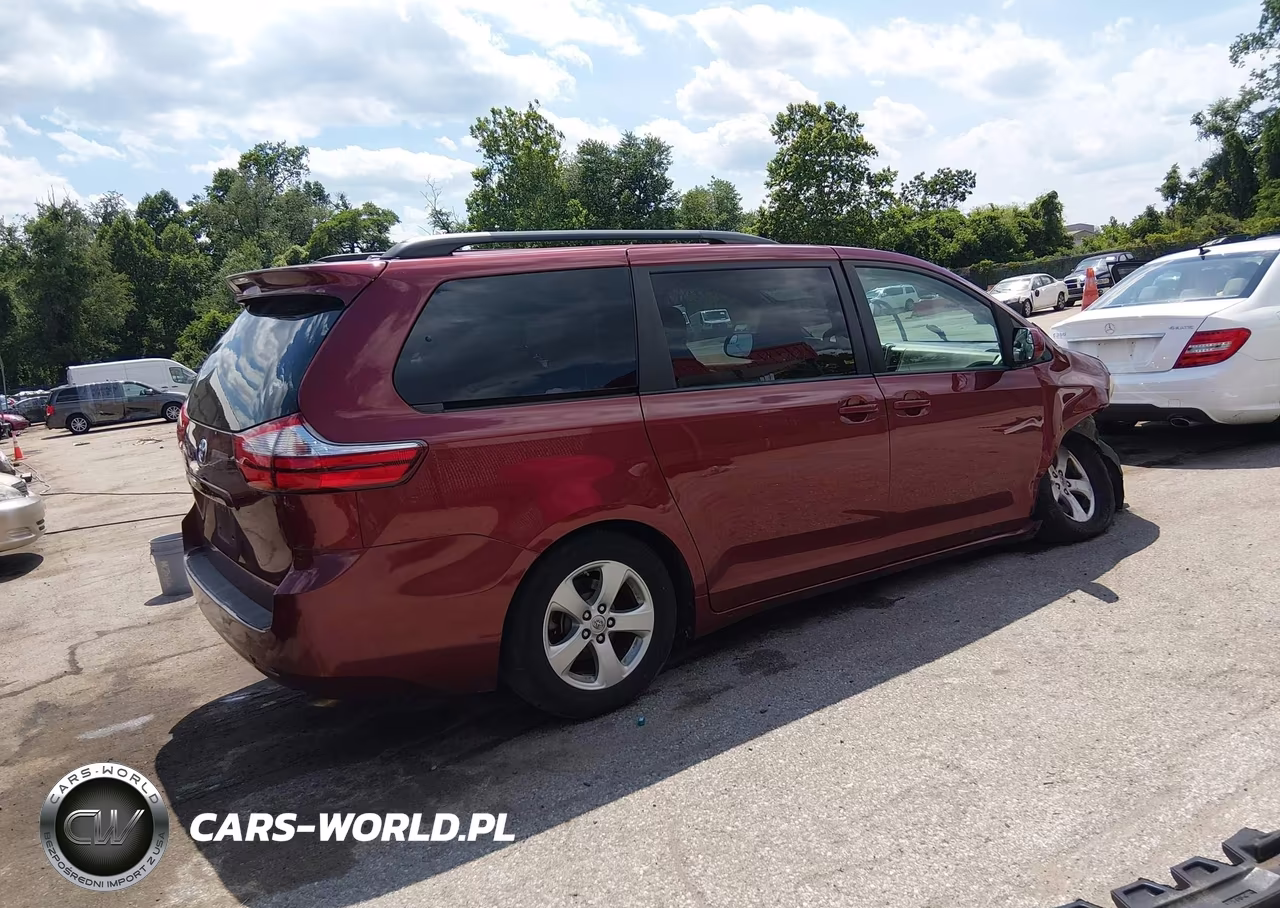 2015 Toyota Sienna Le 8 Passenger VIN:5TDKK3DC4FS661240 - 4