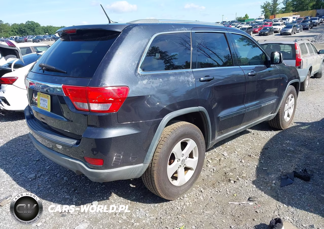 2013 Jeep Grand Cherokee Laredo VIN:1C4RJEAG1DC643345 - 4