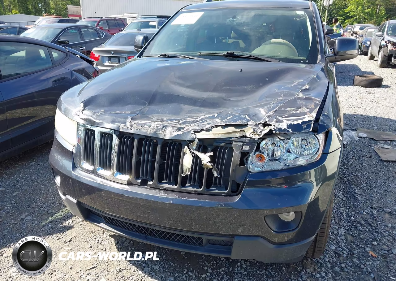 2013 Jeep Grand Cherokee Laredo VIN:1C4RJEAG1DC643345 - 6