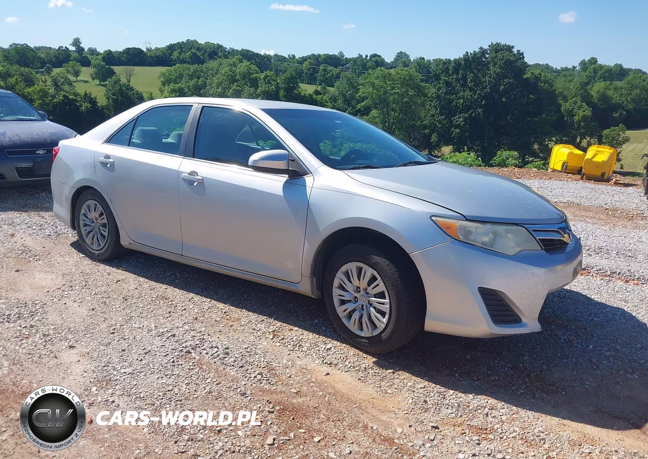 2012 Toyota Camry Le – zdjęcie 1 z 16