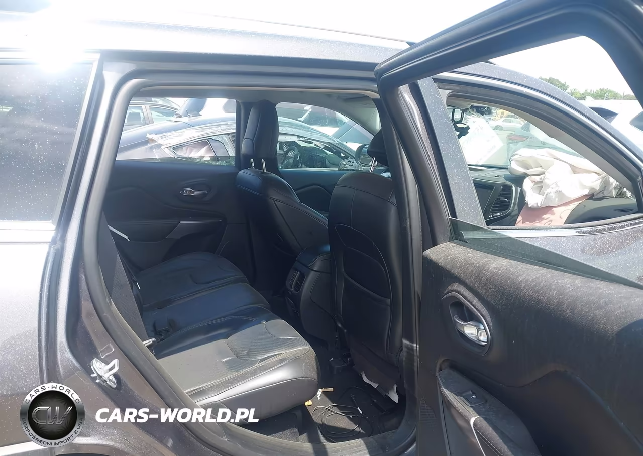 2019 Jeep Cherokee Limited 4X4 VIN:1C4PJMDX1KD379516 - 8