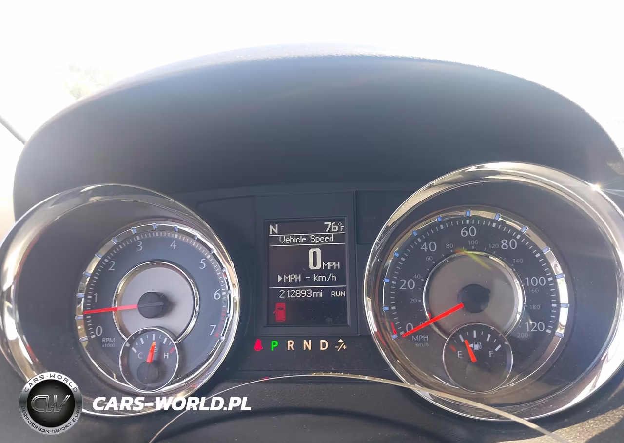 2013 Chrysler Town & Country Touring VIN:2C4RC1BG8DR637860 - 7