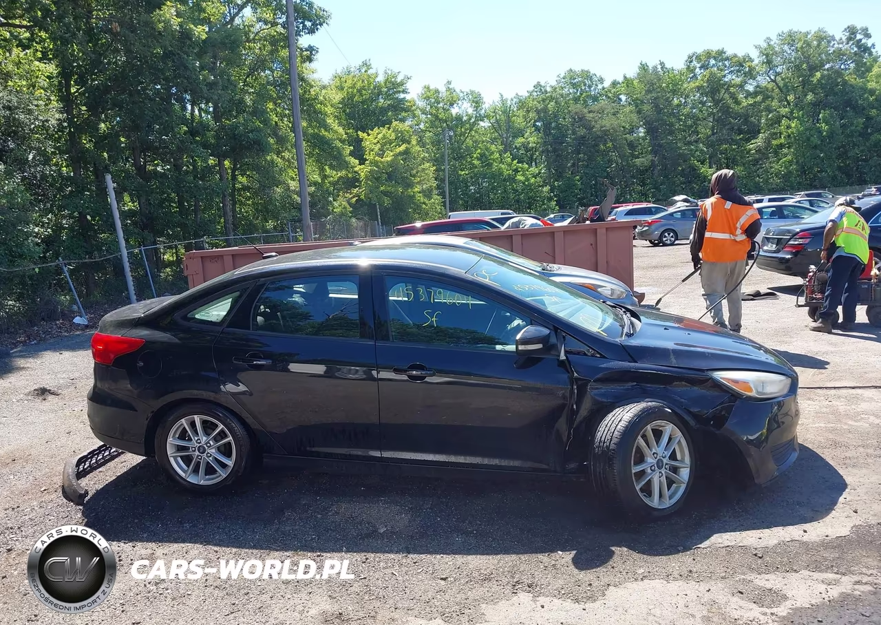 2016 Ford Focus Se VIN:1FADP3F25GL288068 - 13
