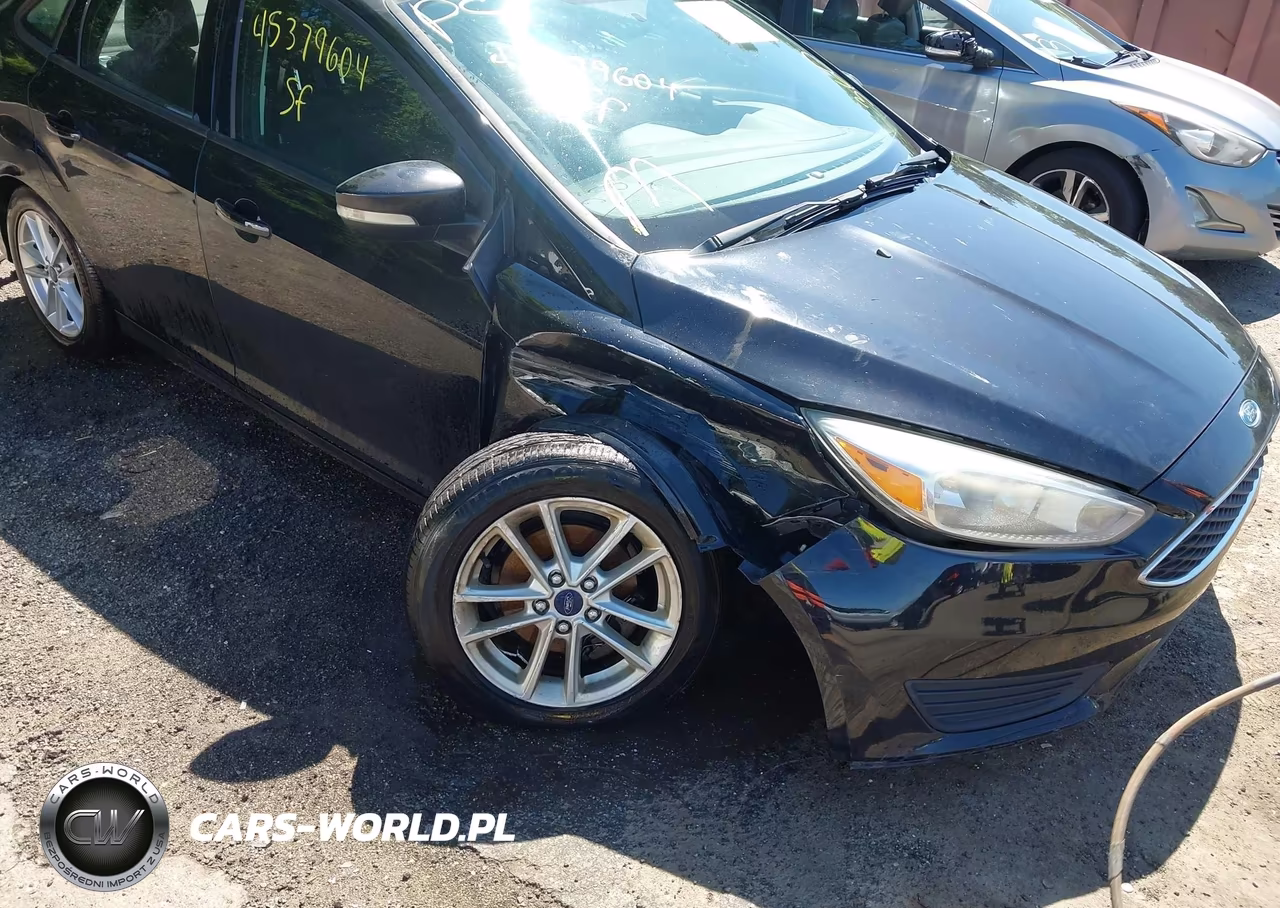 2016 Ford Focus Se VIN:1FADP3F25GL288068 - 6