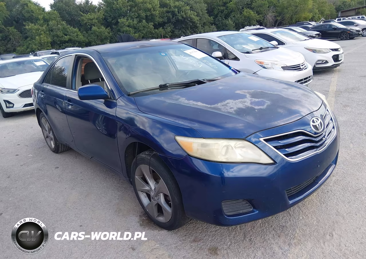 2011 Toyota Camry Le V6 – zdjęcie 1 z 11