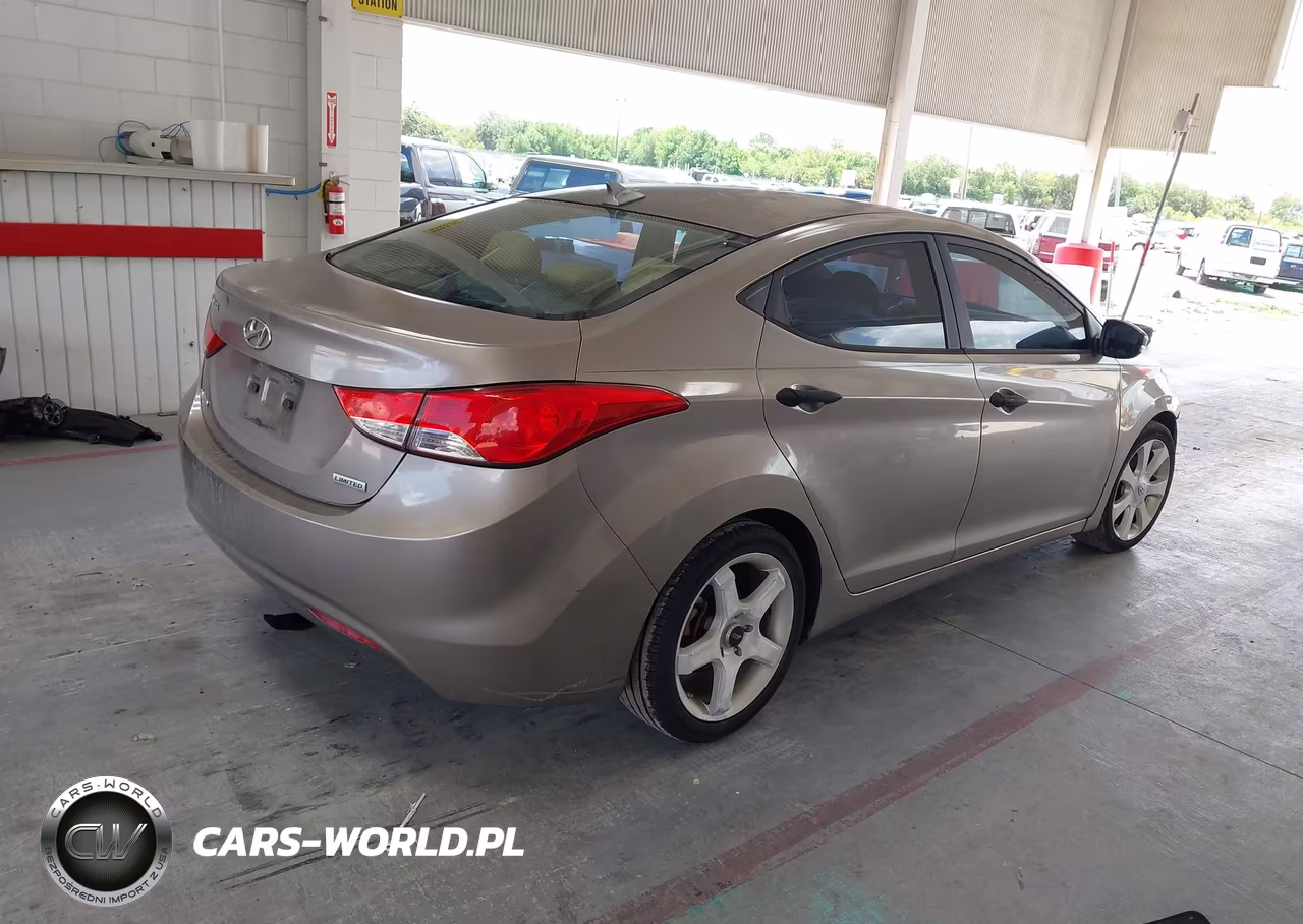 2013 Hyundai Elantra Limited VIN:5NPDH4AE0DH240511 - 4