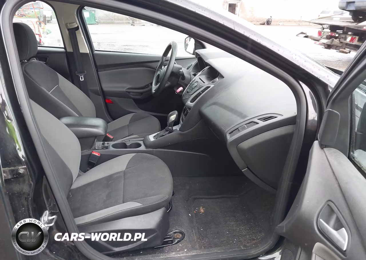 2014 Ford Focus Se VIN:1FADP3F2XEL415698 - 5