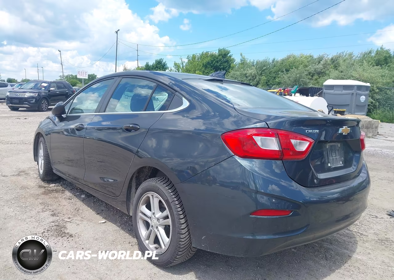 2018 Chevrolet Cruze Lt Auto VIN:1G1BE5SM1J7112055 - 3