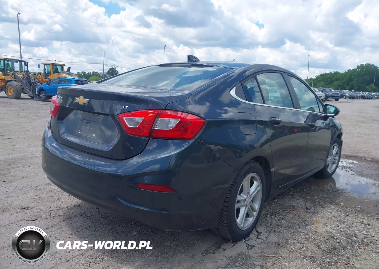 2018 Chevrolet Cruze Lt Auto VIN:1G1BE5SM1J7112055 - 4