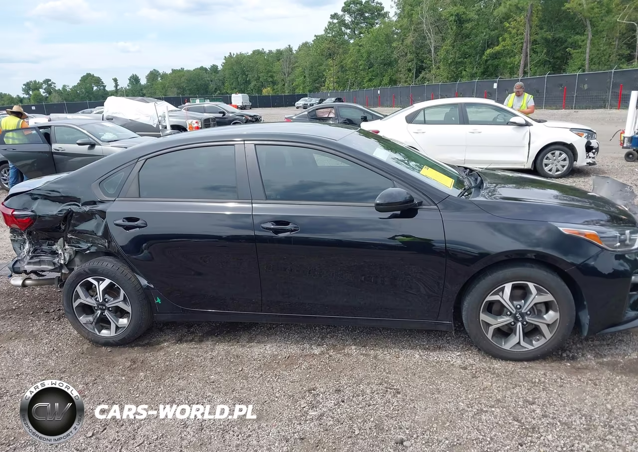 2021 Kia Forte Lxs VIN:3KPF24AD8ME375807 - 13