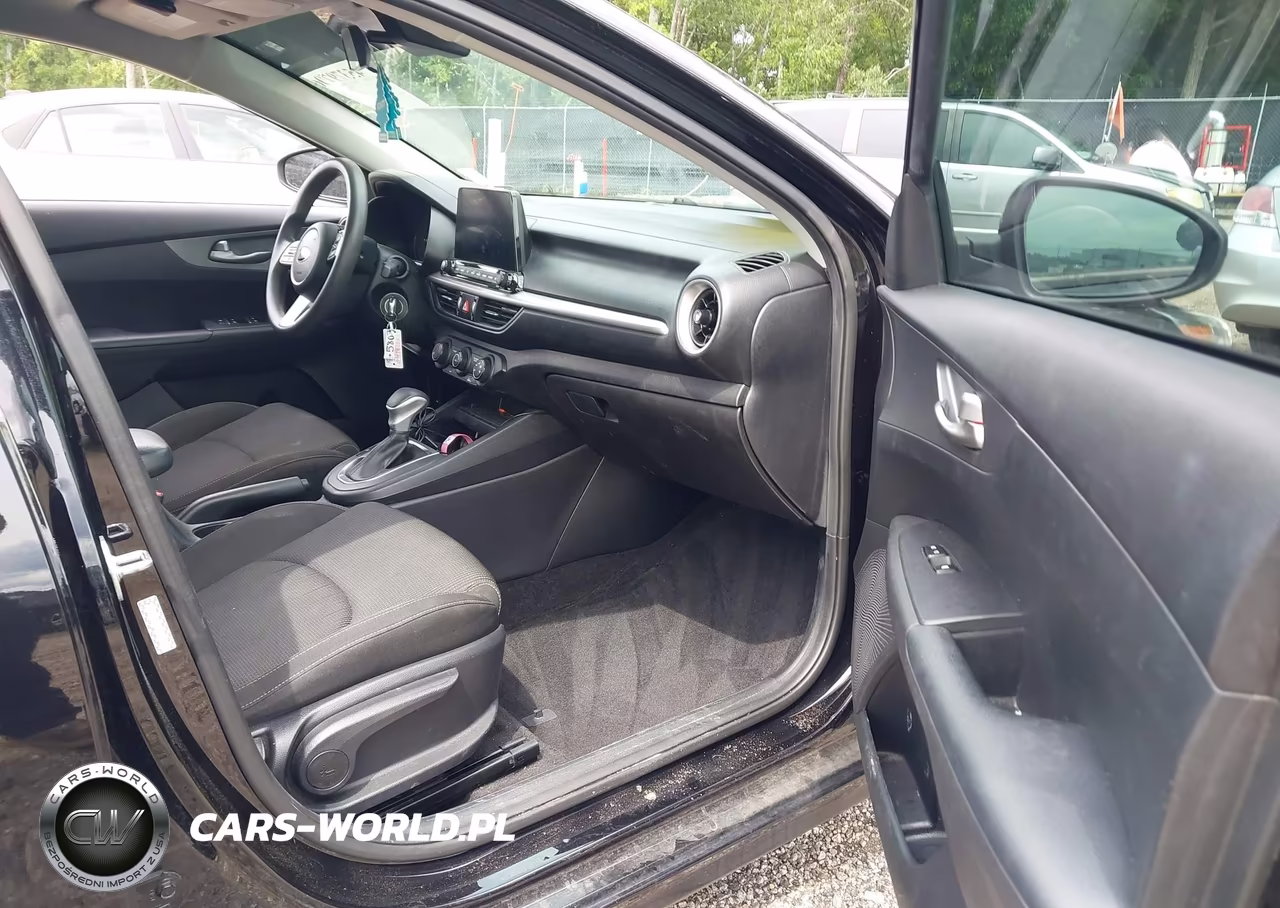 2021 Kia Forte Lxs VIN:3KPF24AD8ME375807 - 5