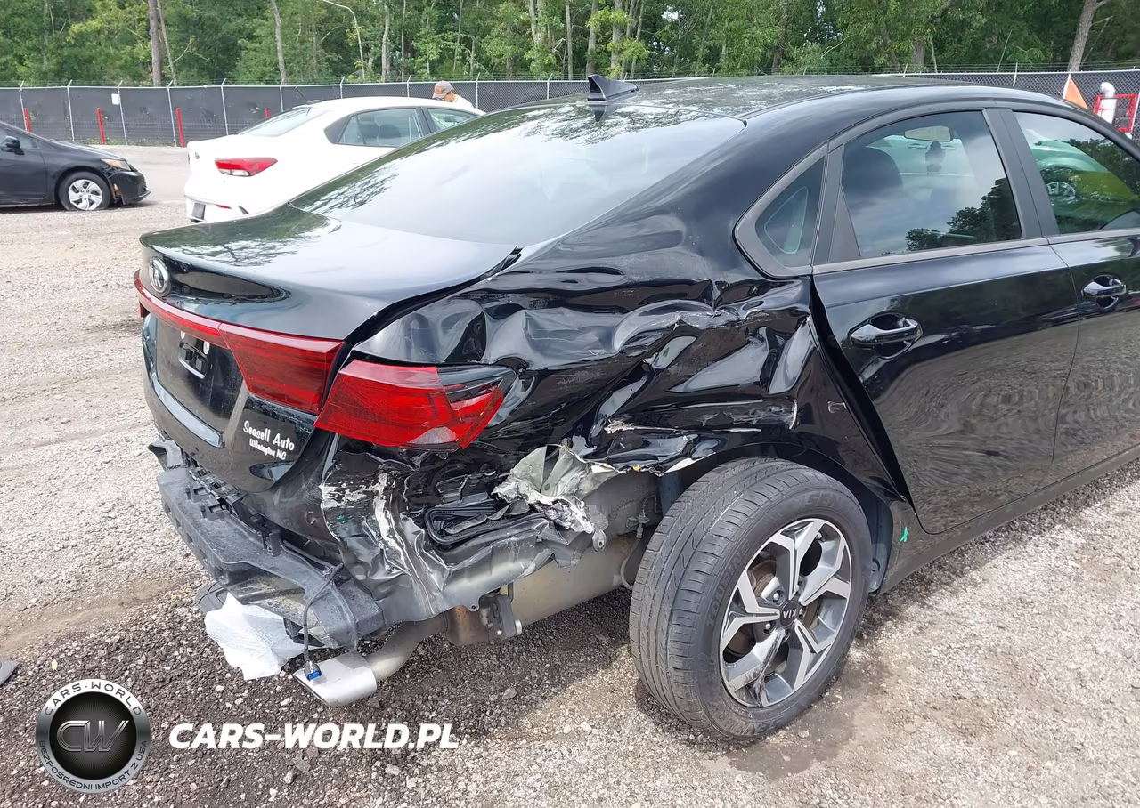2021 Kia Forte Lxs VIN:3KPF24AD8ME375807 - 6