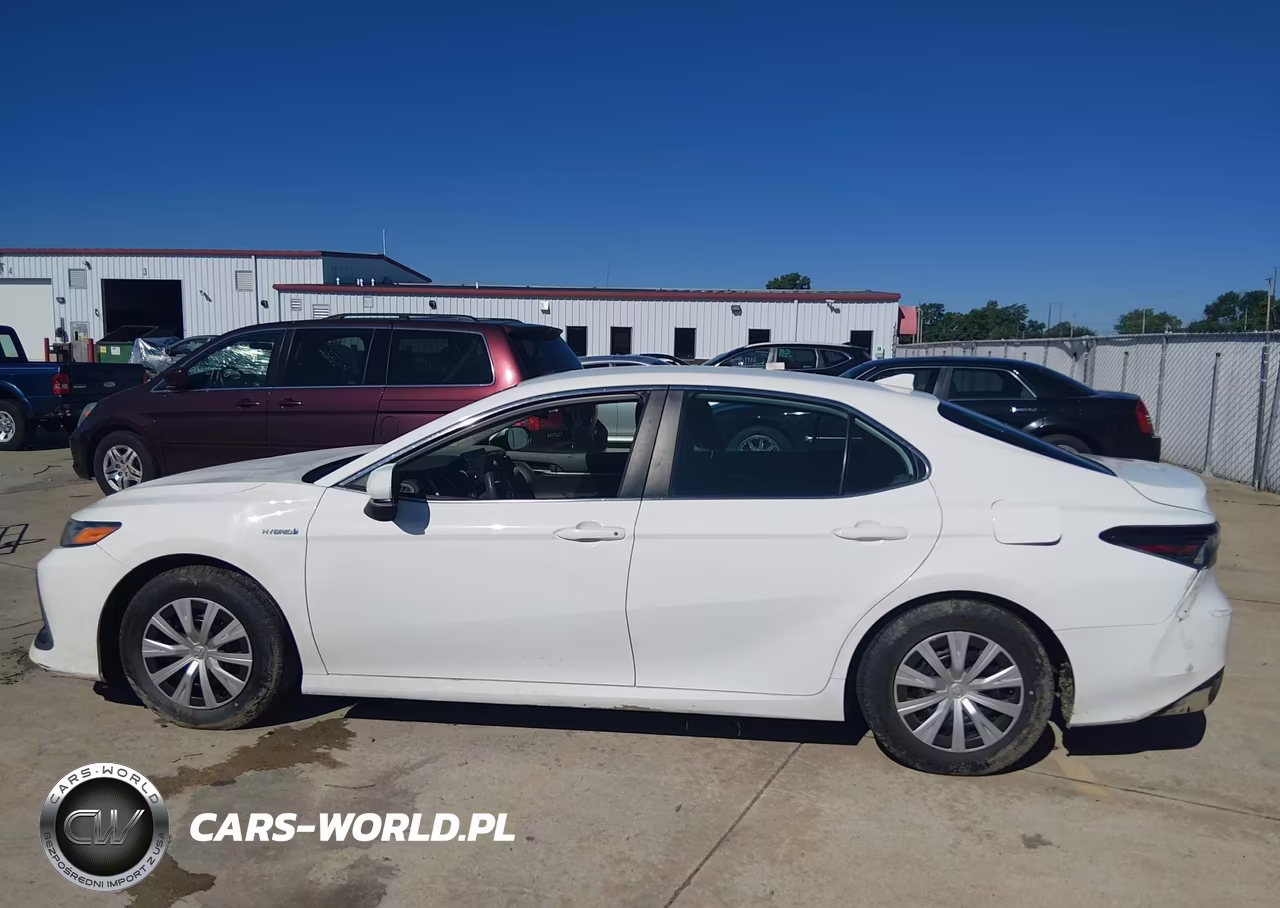 2021 Toyota Camry Le Hybrid VIN:4T1C31AK8MU569358 - 14