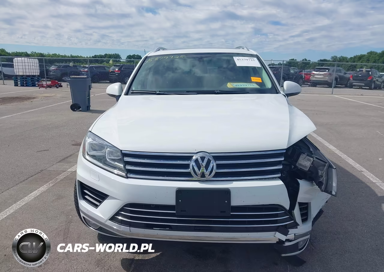 2015 Volkswagen Touareg V6 Lux VIN:WVGEF9BPXFD005142 - 12