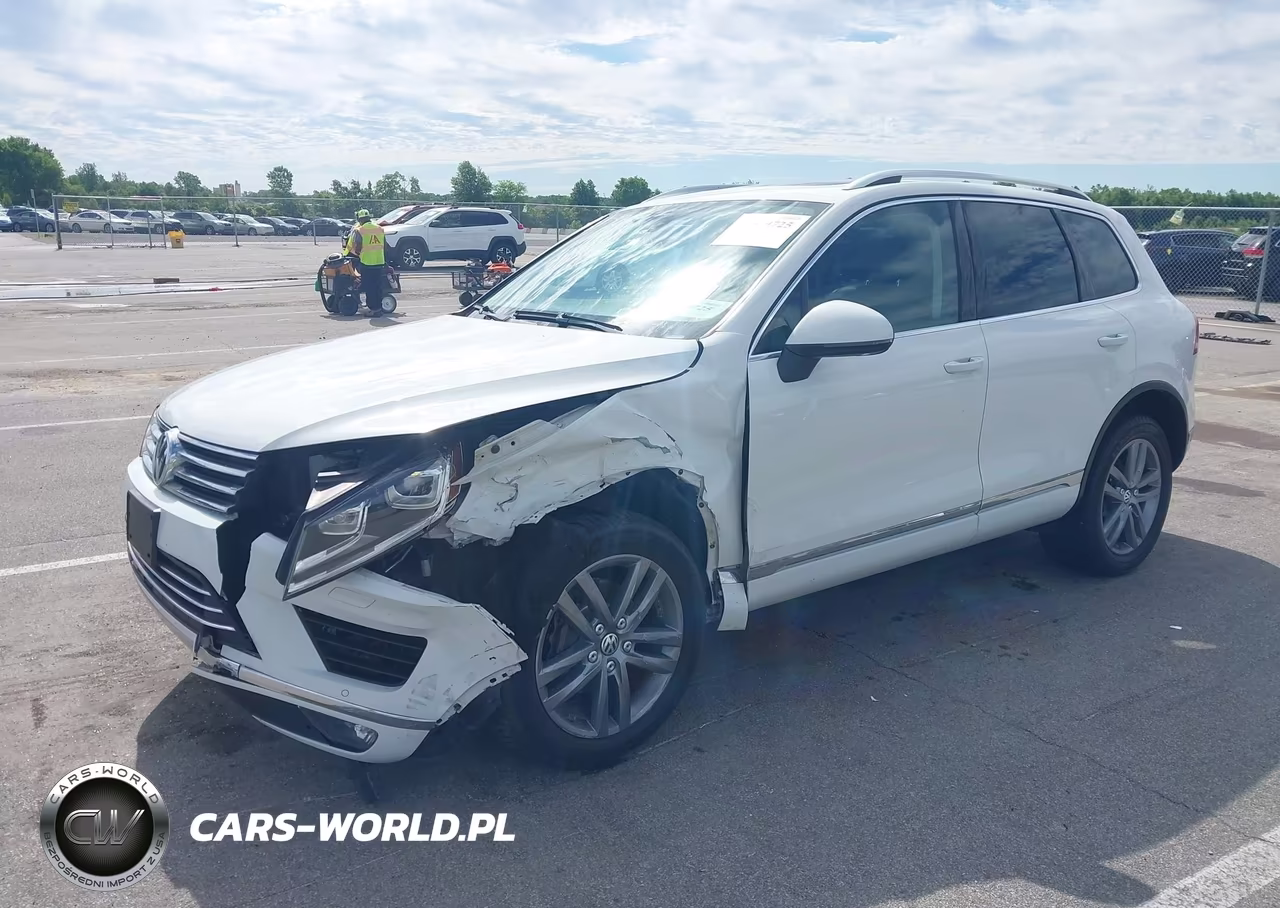 2015 Volkswagen Touareg V6 Lux VIN:WVGEF9BPXFD005142 - 2