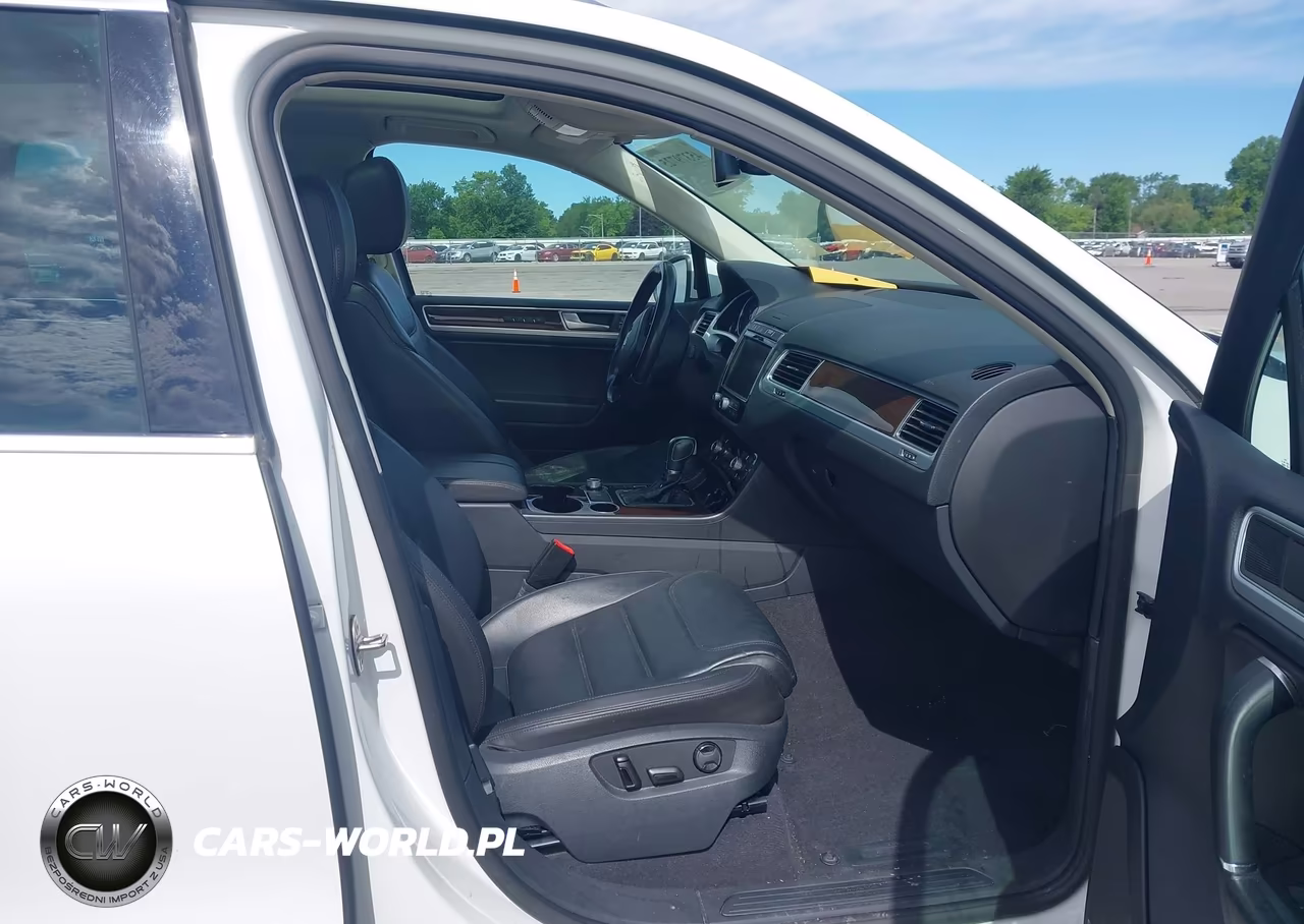 2015 Volkswagen Touareg V6 Lux VIN:WVGEF9BPXFD005142 - 5