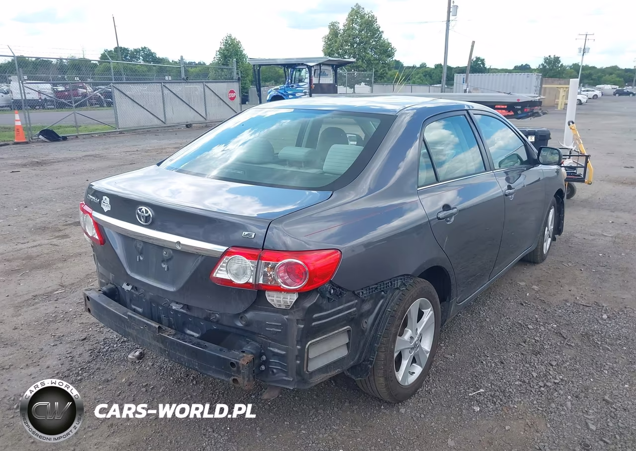2013 Toyota Corolla Le VIN:5YFBU4EE2DP129815 - 4