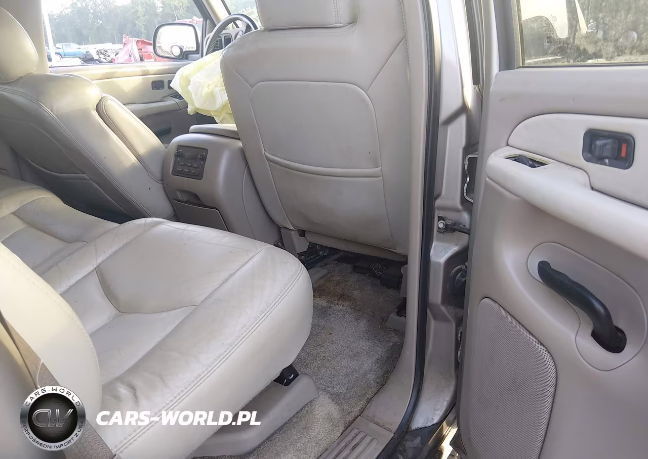 2003 Chevrolet Tahoe C1500 VIN:1GNEC13Z73J279143 - 8