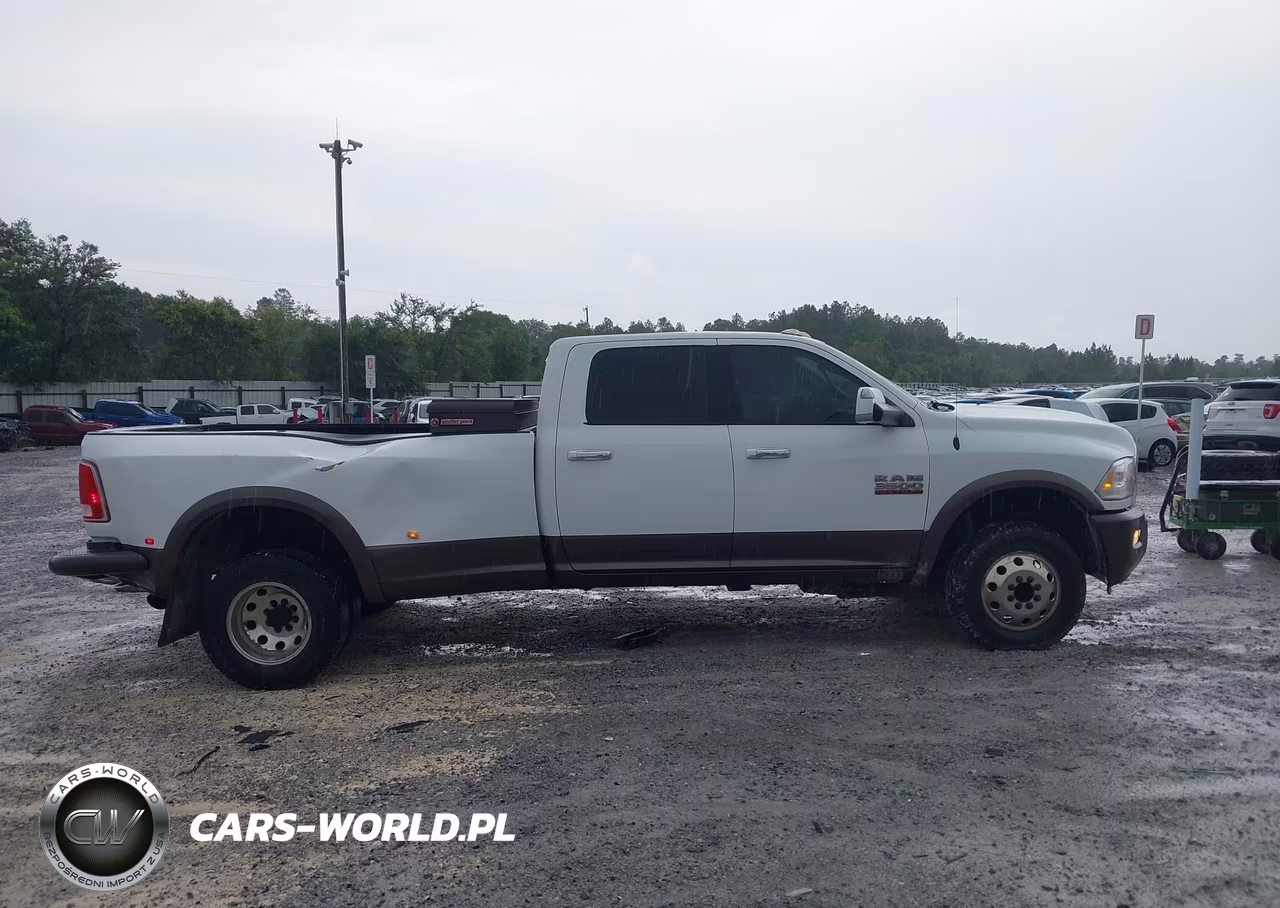 2018 Ram 3500 Laramie 4X4 8' Box VIN:3C63RRJL8JG159370 - 14