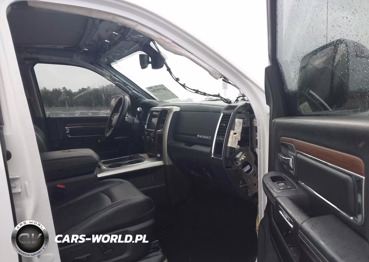 2018 Ram 3500 Laramie 4X4 8' Box VIN:3C63RRJL8JG159370 - 5