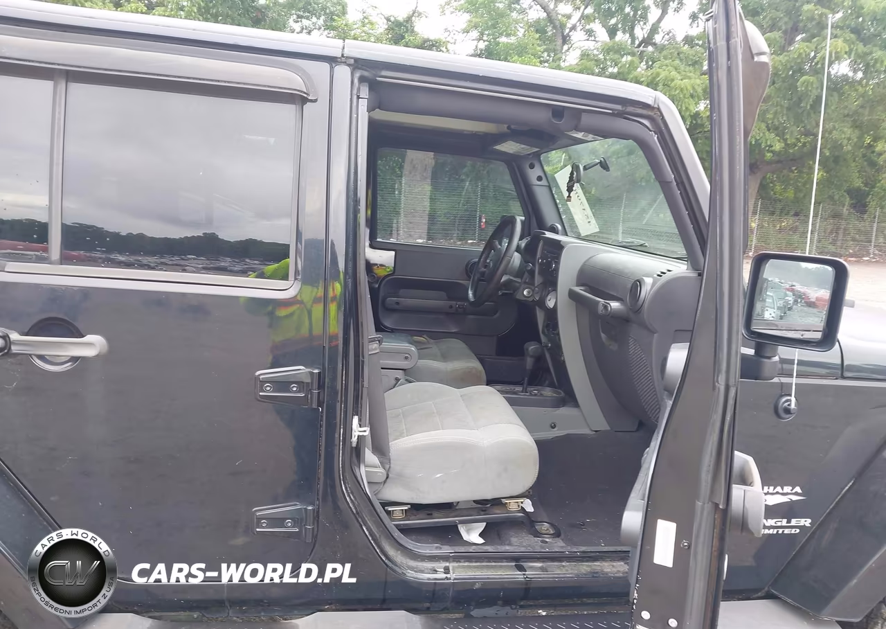 2007 Jeep Wrangler Unlimited Sahara VIN:1J4GB59177L150305 - 5