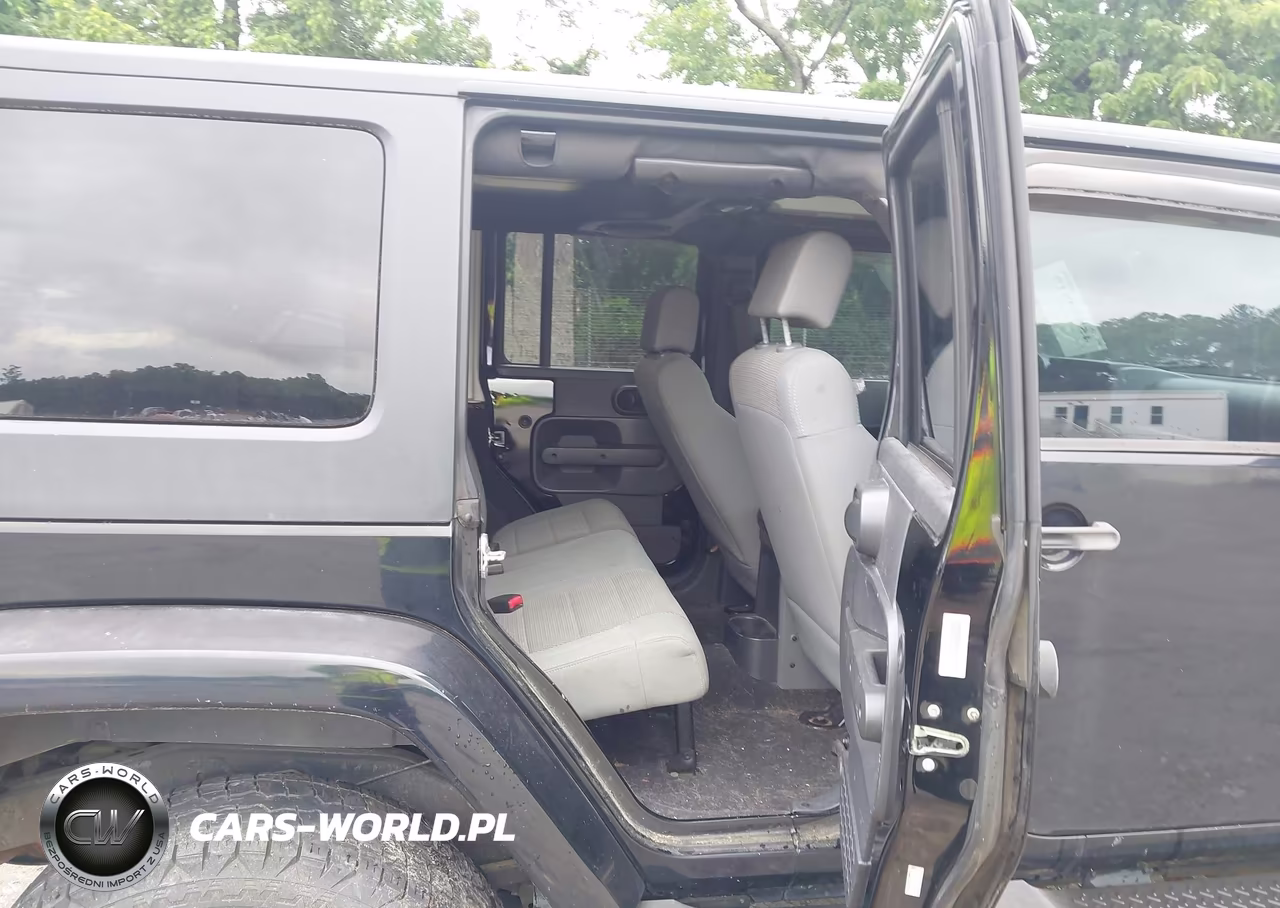 2007 Jeep Wrangler Unlimited Sahara VIN:1J4GB59177L150305 - 8