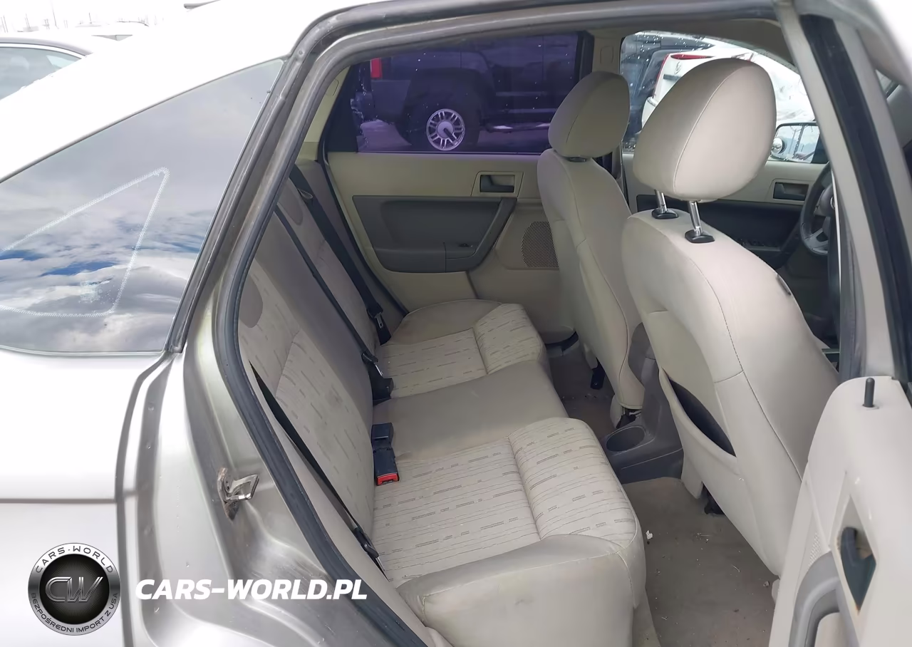 2008 Ford Focus Se VIN:1FAHP35N38W115484 - 8