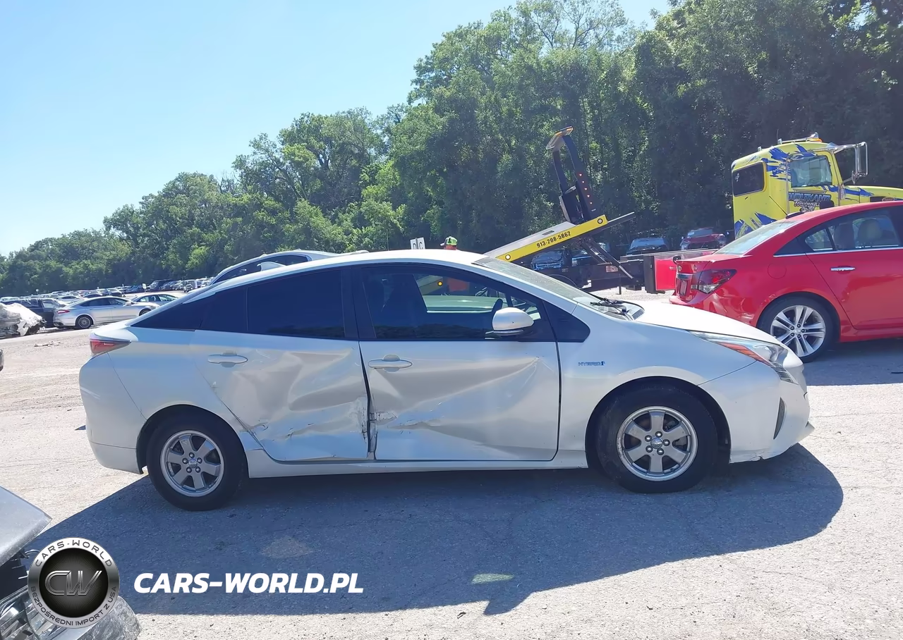 2016 Toyota Prius Two VIN:JTDKBRFU3G3500504 - 13