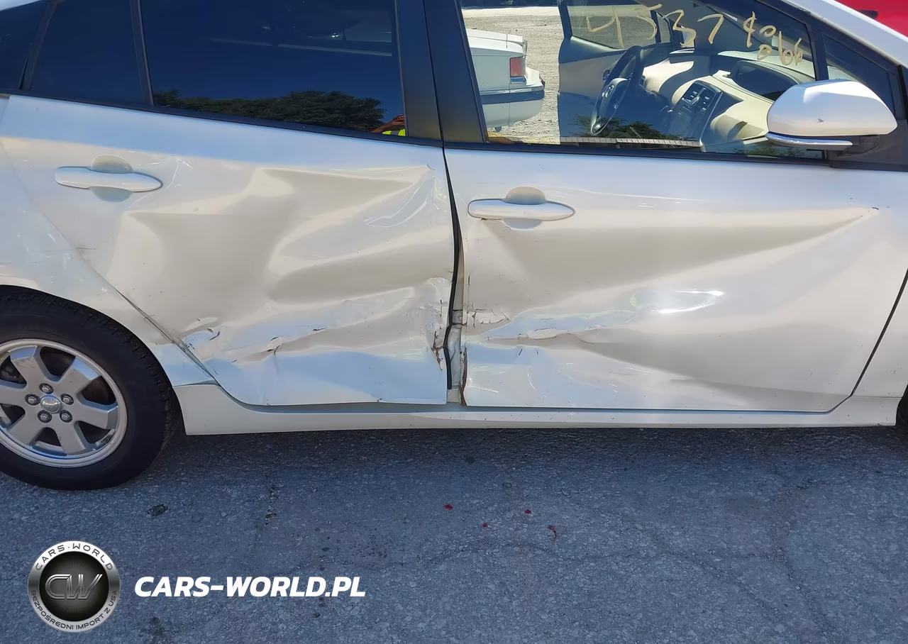 2016 Toyota Prius Two VIN:JTDKBRFU3G3500504 - 6