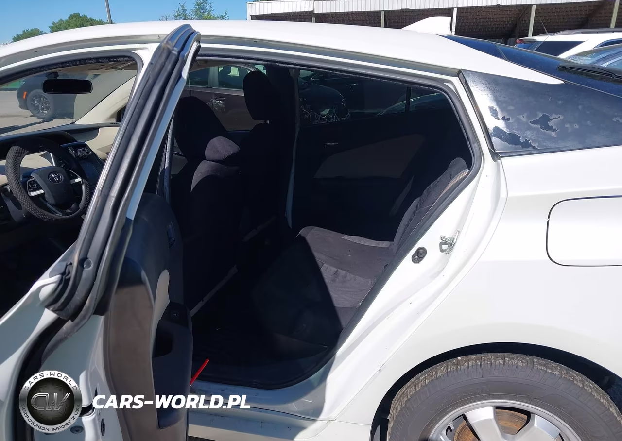 2016 Toyota Prius Two VIN:JTDKBRFU3G3500504 - 8