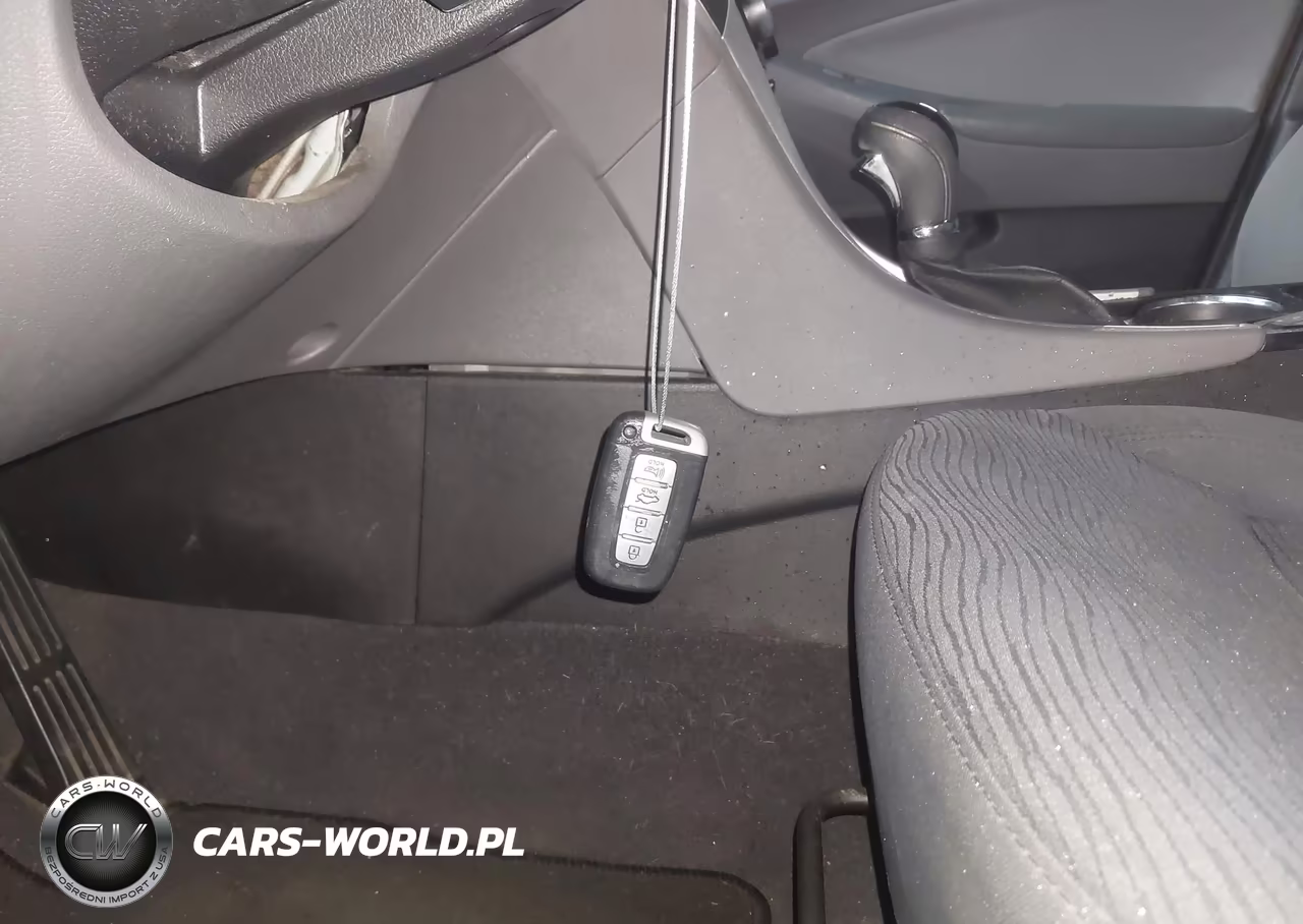 2015 Hyundai Sonata Hybrid VIN:KMHEC4A4XFA128637 - 11