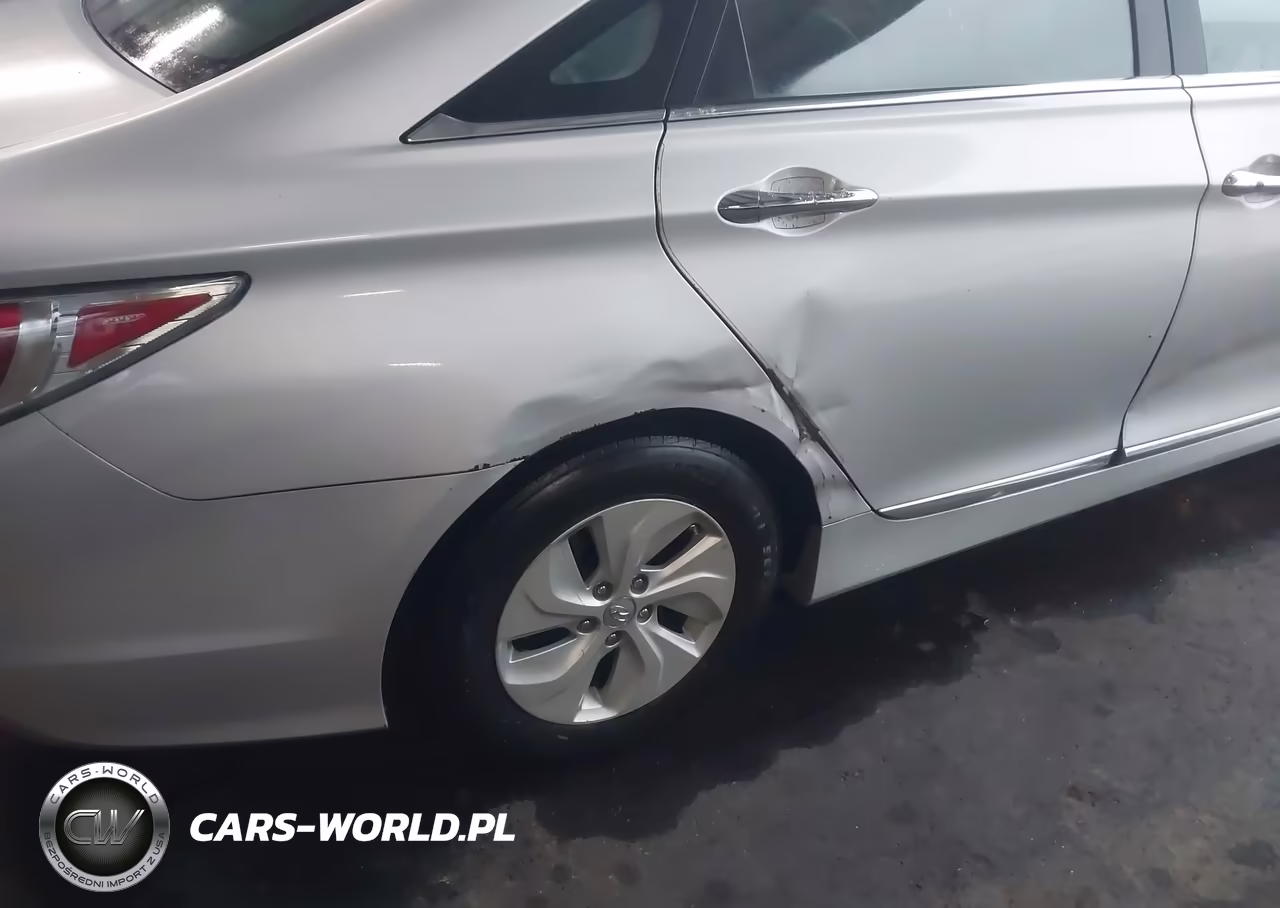 2015 Hyundai Sonata Hybrid VIN:KMHEC4A4XFA128637 - 6