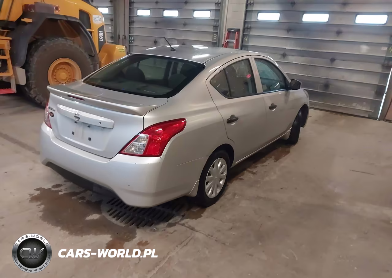 2018 Nissan Versa 1.6 S+ VIN:3N1CN7AP5JL829107 - 4