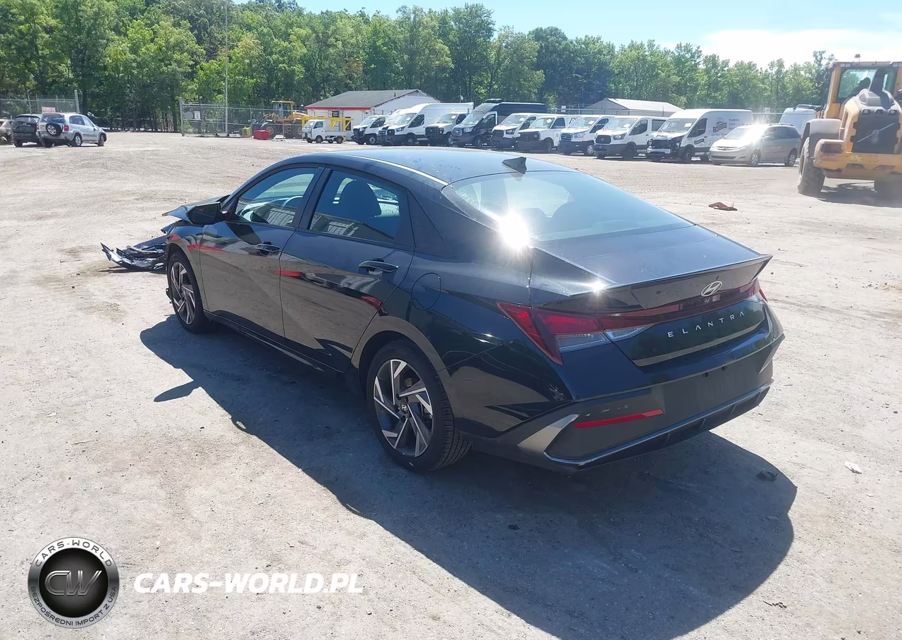 2025 Hyundai Elantra Sel Sport VIN:KMHLM4DGXSU066269 - 3
