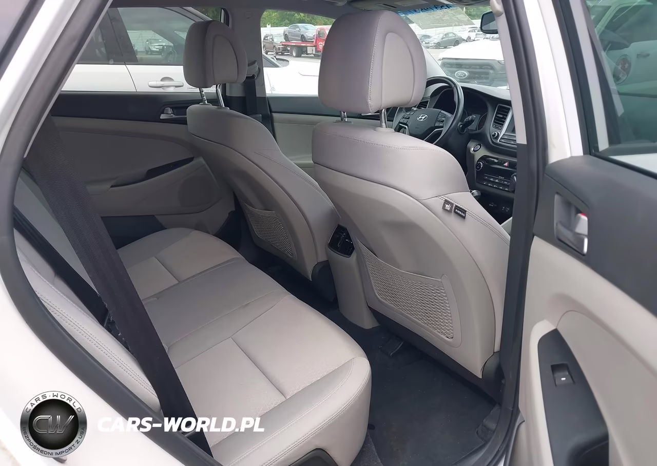 2018 Hyundai Tucson Value VIN:KM8J3CA20JU629373 - 8