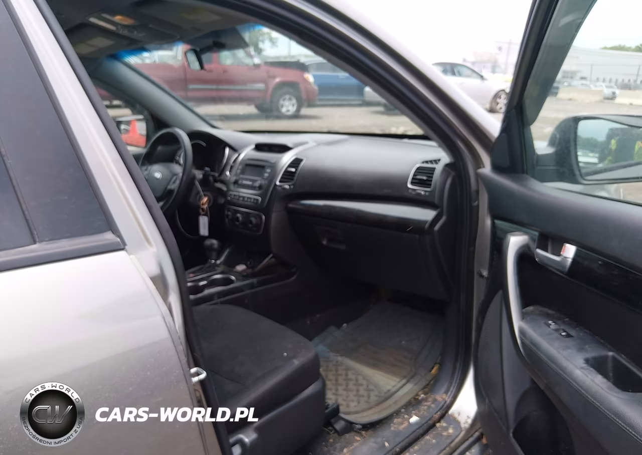2015 Kia Sorento Lx VIN:5XYKT3A61FG626468 - 5
