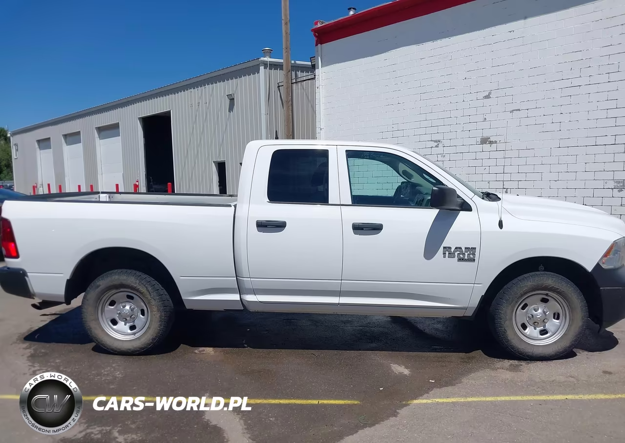 2019 Ram 1500 Classic VIN:1C6RR7FG4KS645548 - 13