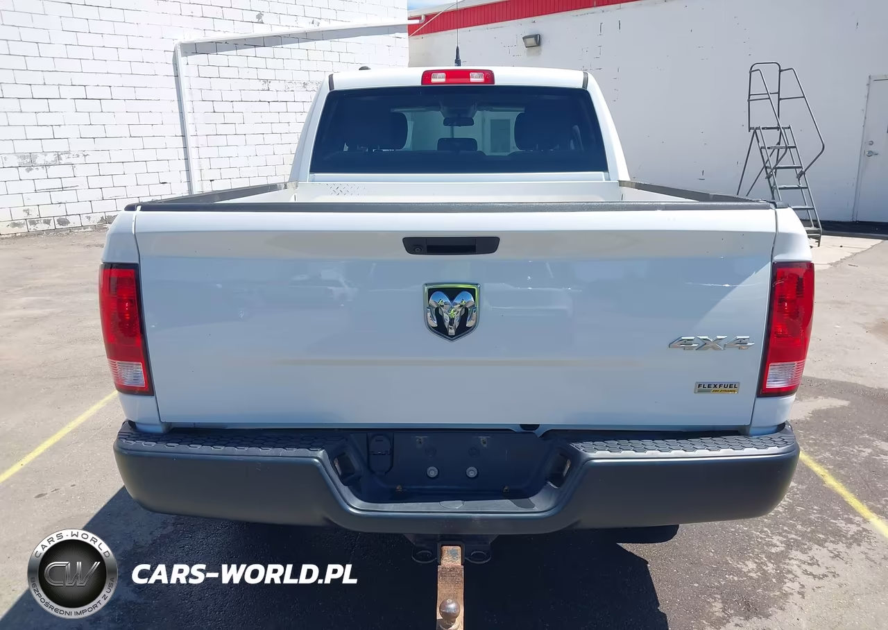 2019 Ram 1500 Classic VIN:1C6RR7FG4KS645548 - 16