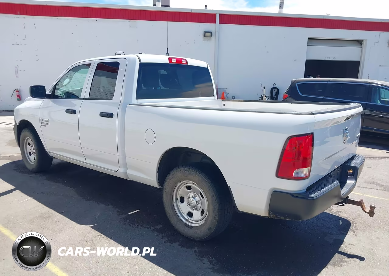 2019 Ram 1500 Classic VIN:1C6RR7FG4KS645548 - 3